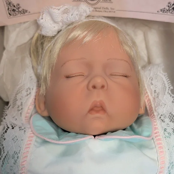 Rare Lee Middleton Original Packaging Pristine Hug A Bug Doll - Picture 2 of 11